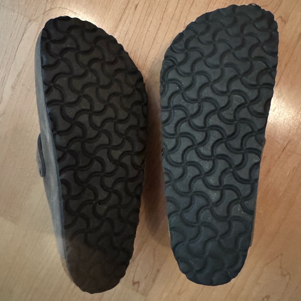 Birkenstock Oiled Leather Clogs - Picture 3 of 4
